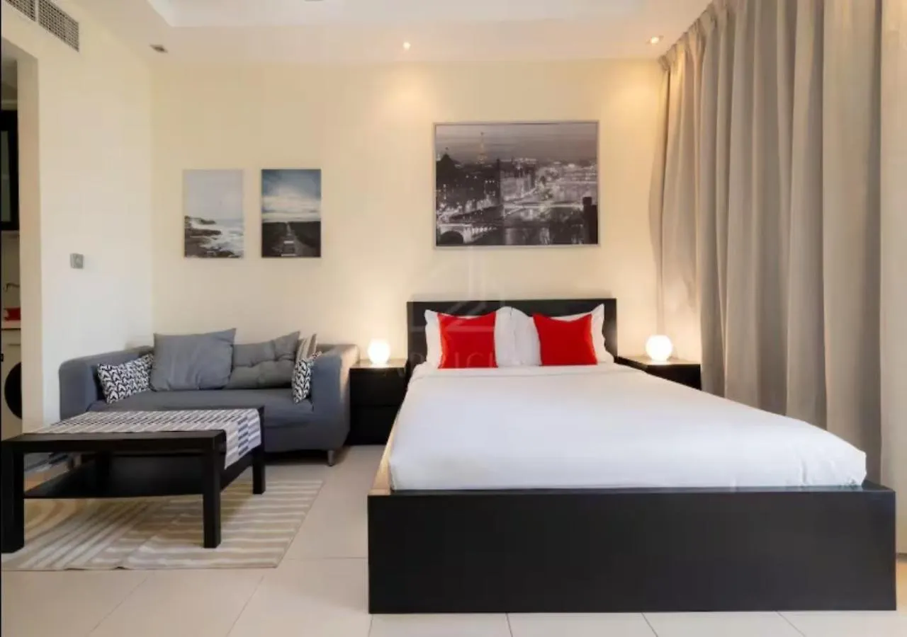 Well Located Studio On 9 Floor Sky View Tower Dubai Apartment